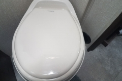 2018-coachmen-orion-toilette