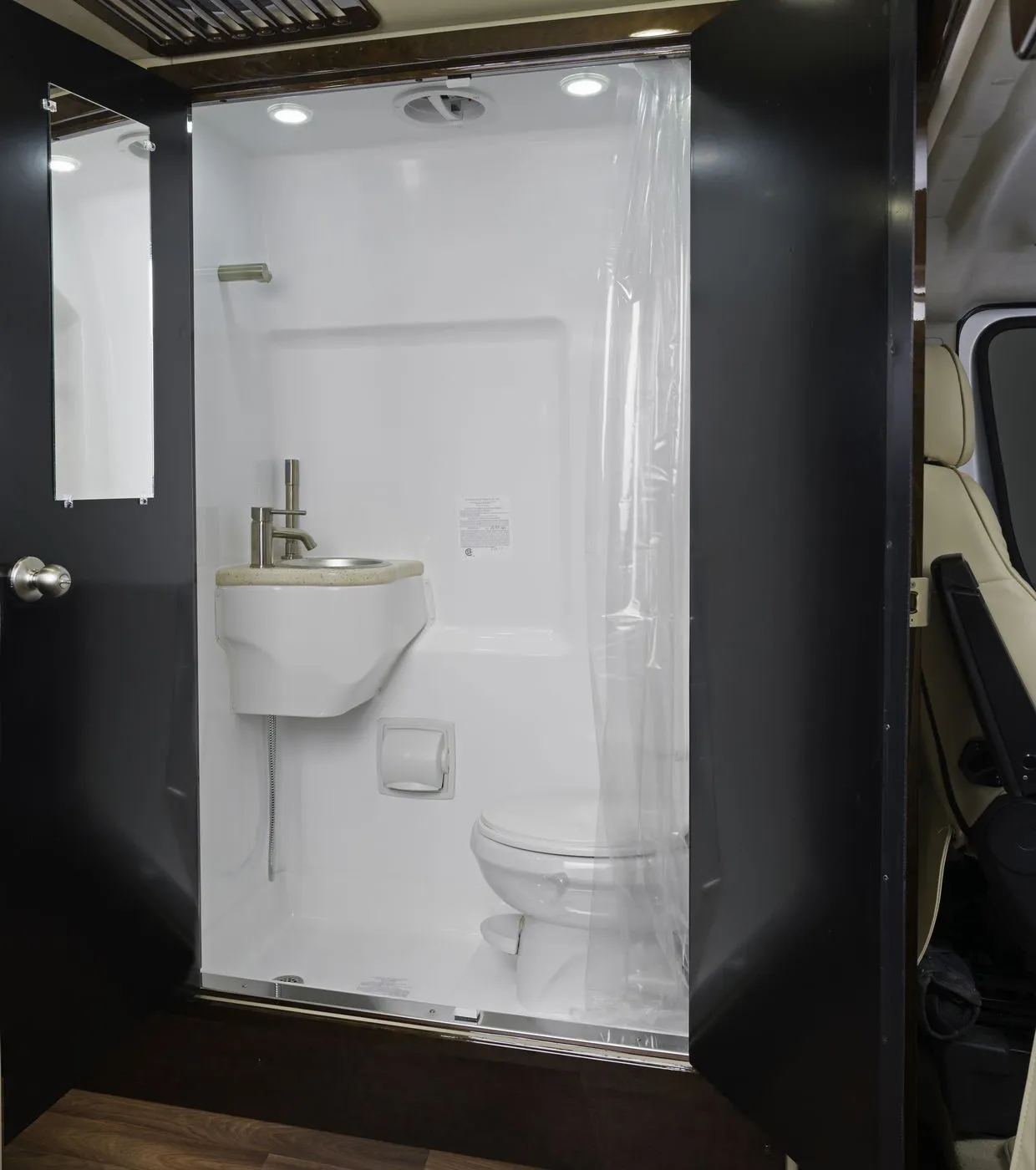 The Smallest Rvs With Shower And Toilet, Small Rv Bathtub